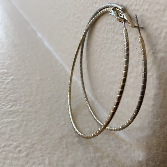 Set of 4 Large Hoop Earrings - Picture 5 of 8